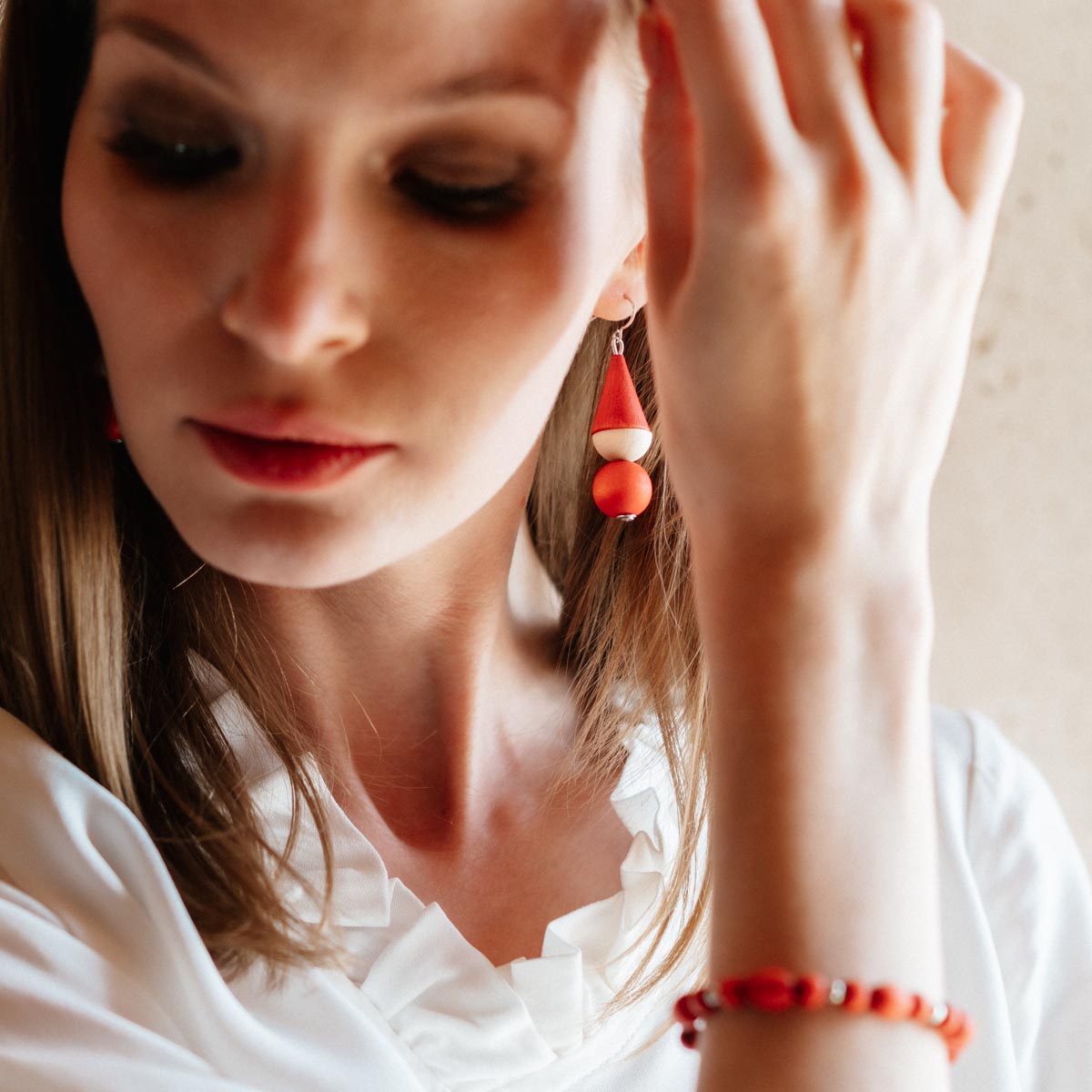 Tonttu earrings, red