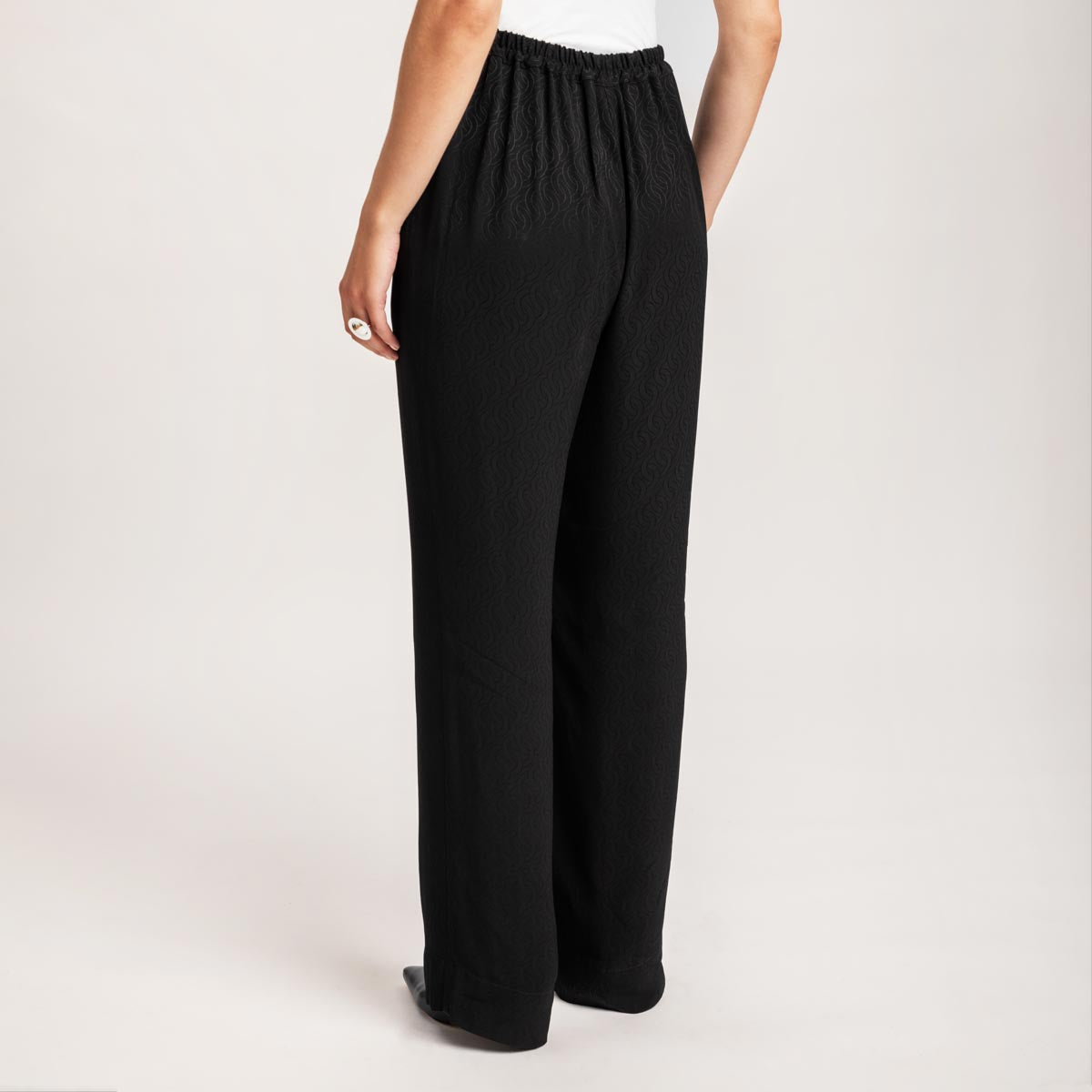 Saria trousers, Kehrä, black