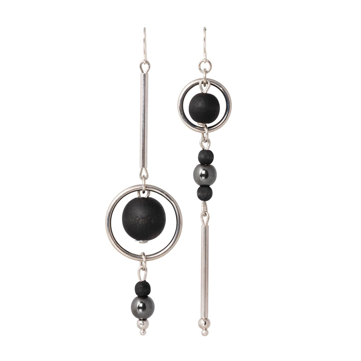 Venla earrings, black