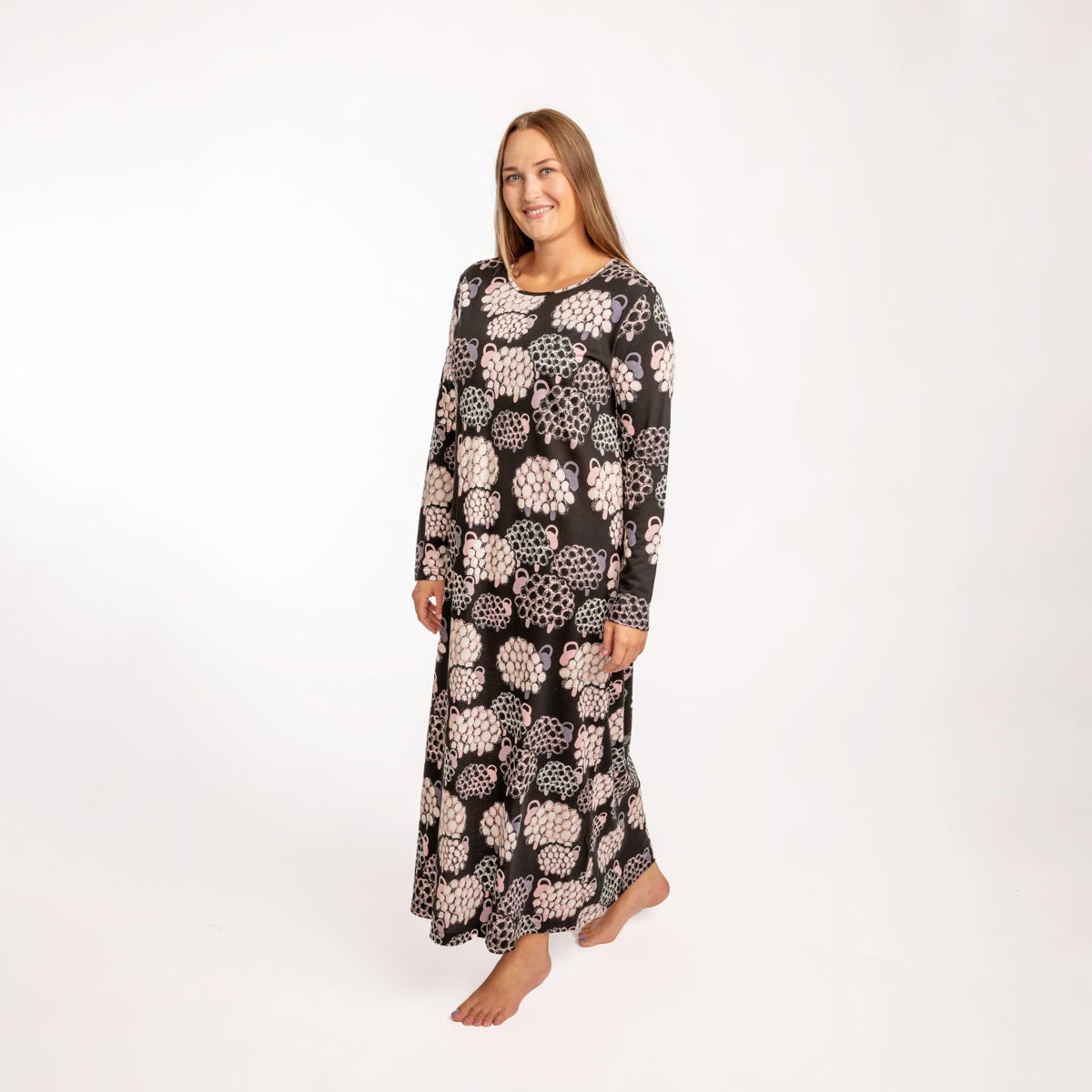 Pikkupässi nightgown, long, black