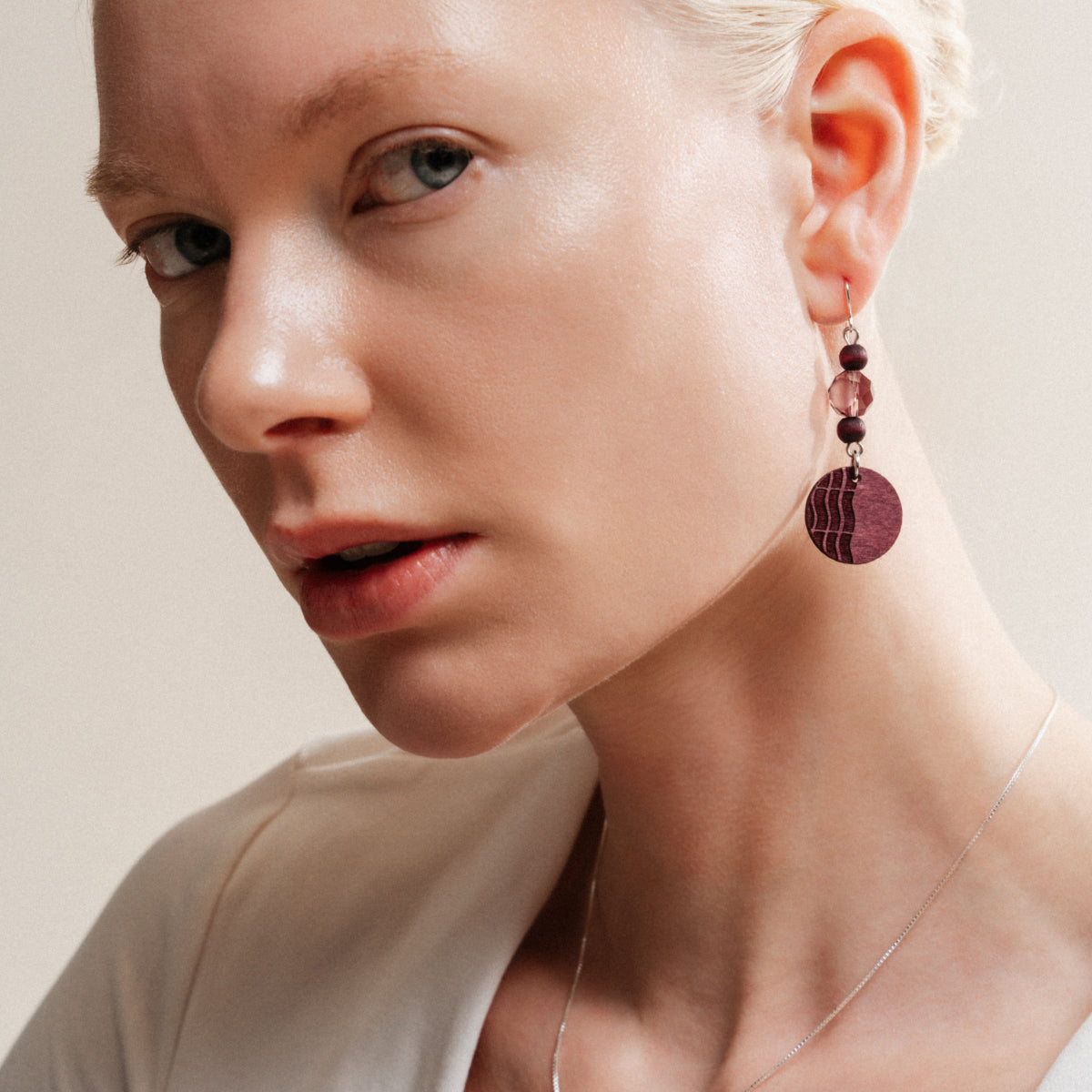 Maius earrings, plum red