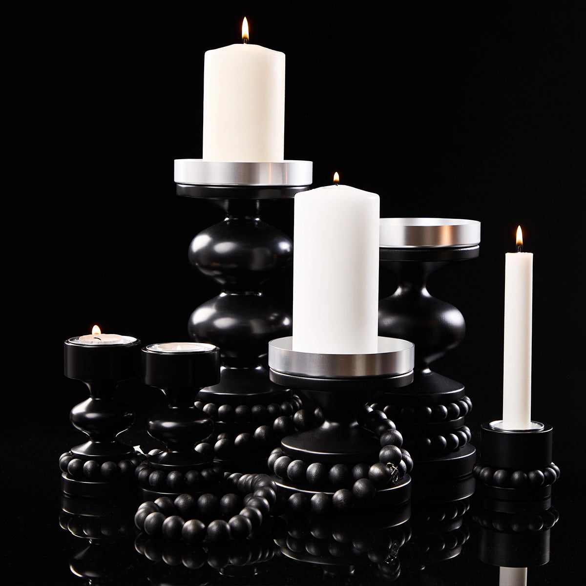 Tsaaritar candleholder, black