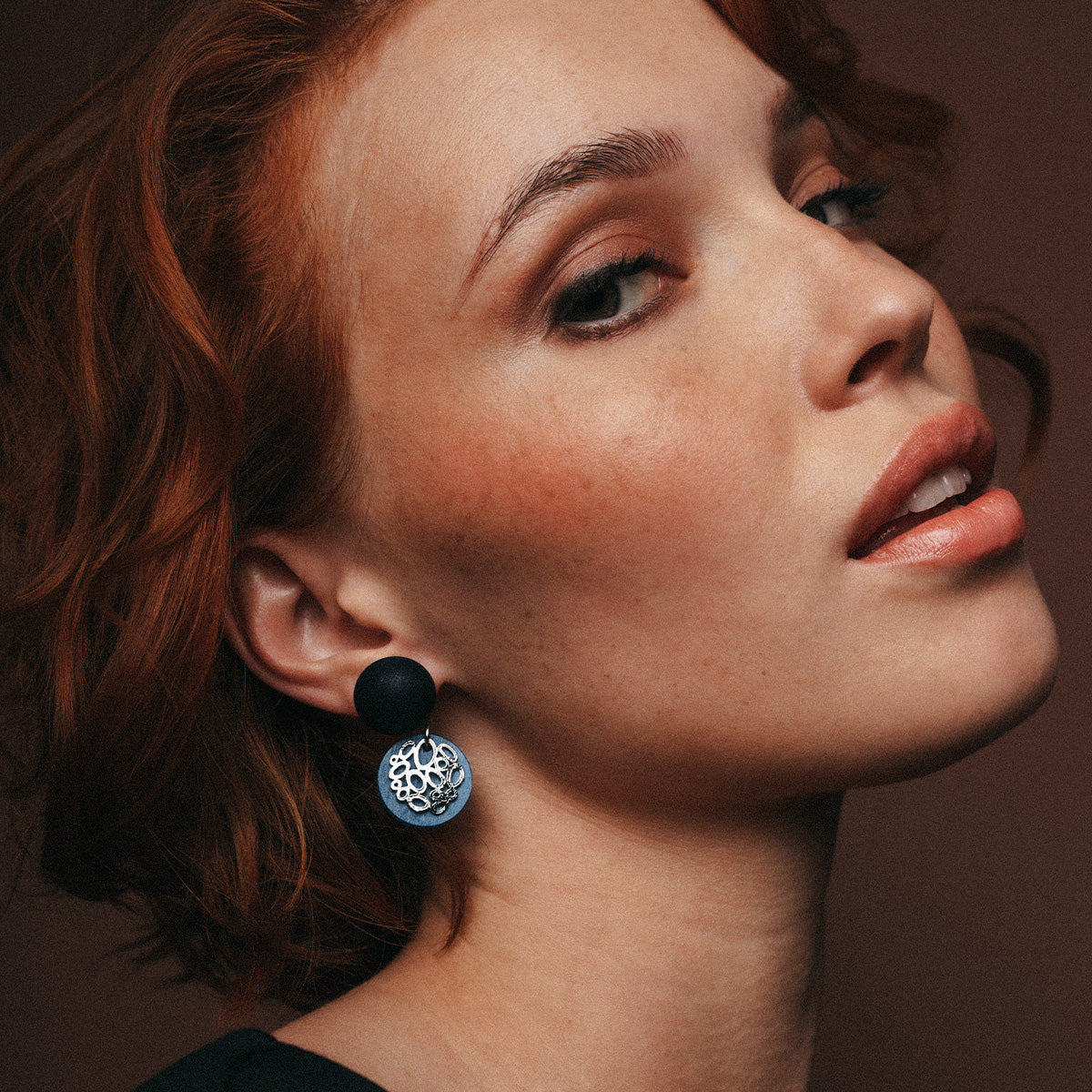 Cecilia earrings, dark blue